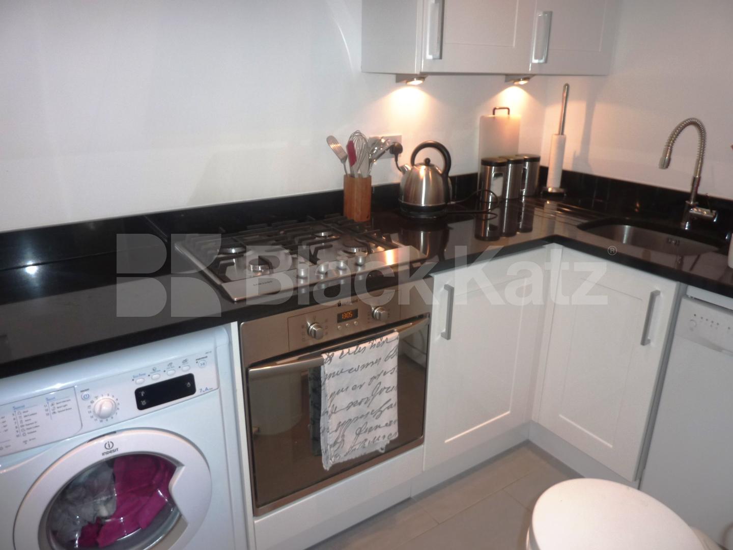 			CONTEMPORARY 1 BED NEAR PRIMROSE HILL, 1 Bedroom, 1 bath, 1 reception Flat			 Primrose Gardens , PRIMROSE HILL